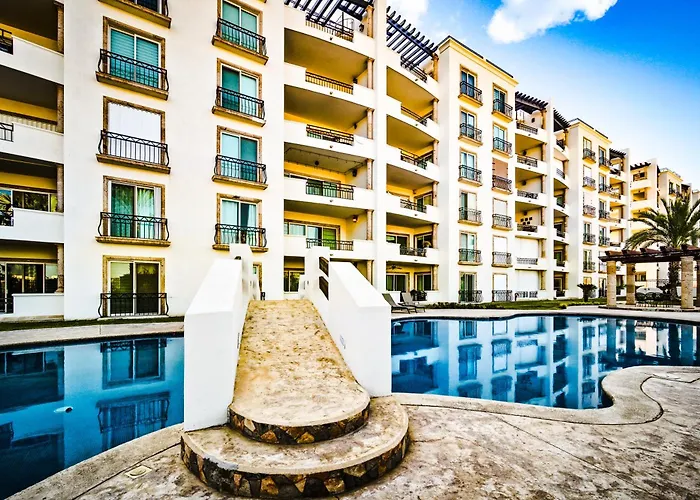 Casa Sirena- Secure & Private Poolside Retreat