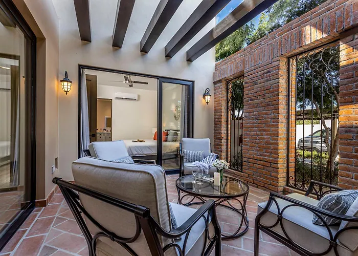 Deluxe Ground Floor 3 Bedroom Sleeps 8 With Resort Amenities
