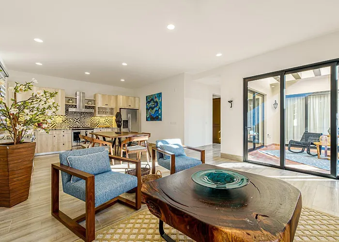 Luxurious Secluded 3 Bedroom Mavila Condo Retreat