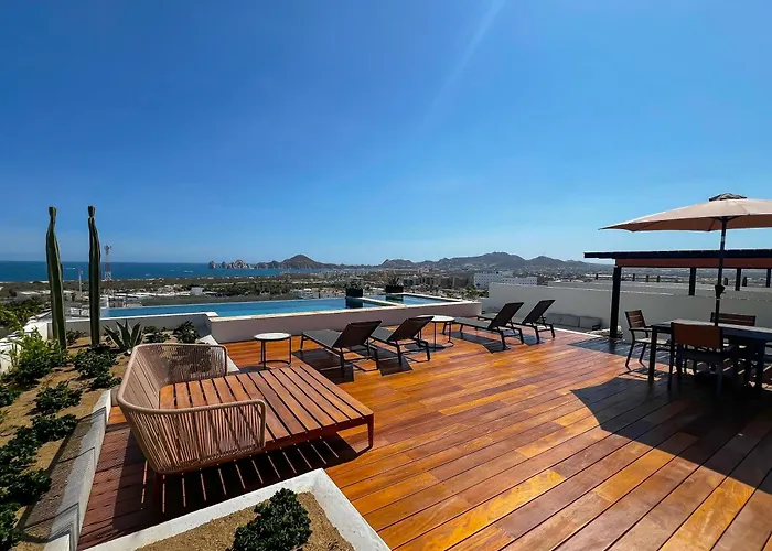 Private Rooftop Terrace, Ocean Views & Pool Access