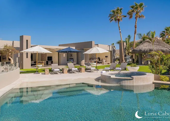 Blue Sea Villa - Heated Pool, Hot Tub & Beach