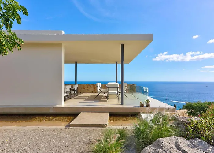 Pedregal Waterfront Villa - Heated Pool & Views