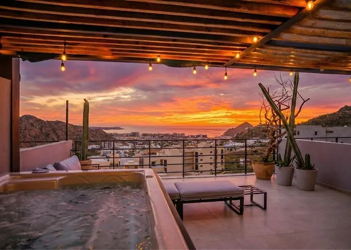 Luxury Penthouse W Rooftop Jacuzzi In Cabo