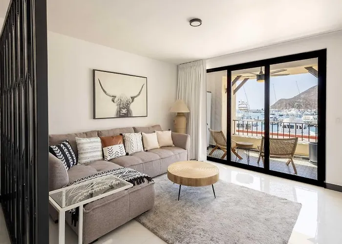 Cozy And Central 2 Beds 1 Bath Cabo Marina Condo