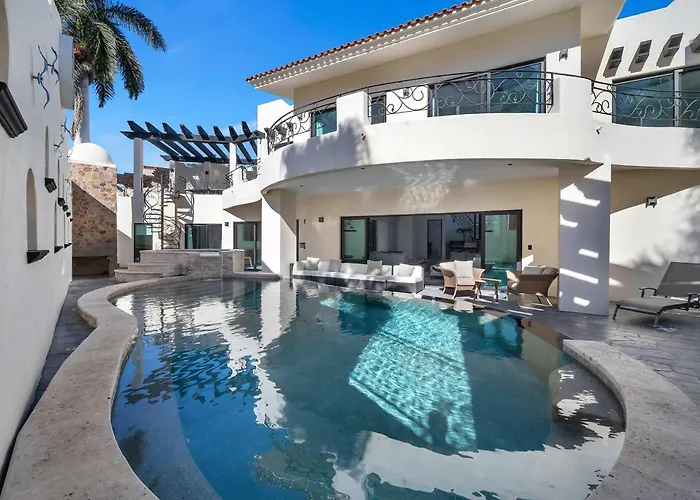 Marbella Lane Grand 5Br Oasis Villa Getaway