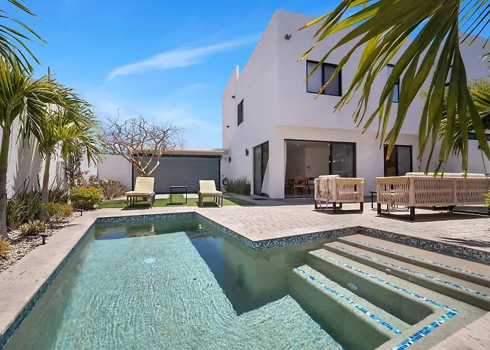 Stunning & Beautiful House With Private Pool
