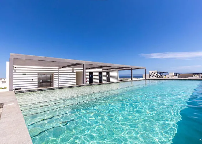New 2 Bedroom Condo Right Next To The Beach - Pool