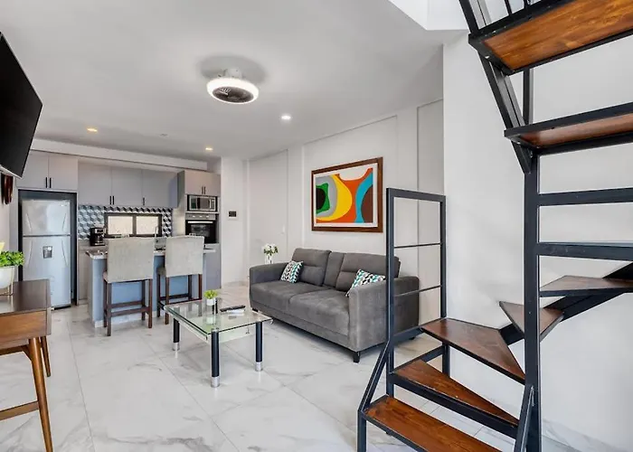 Loft Close To The Ocean With Rooftop Infinity Pool, Balcony & Gym - Dog-Friendly