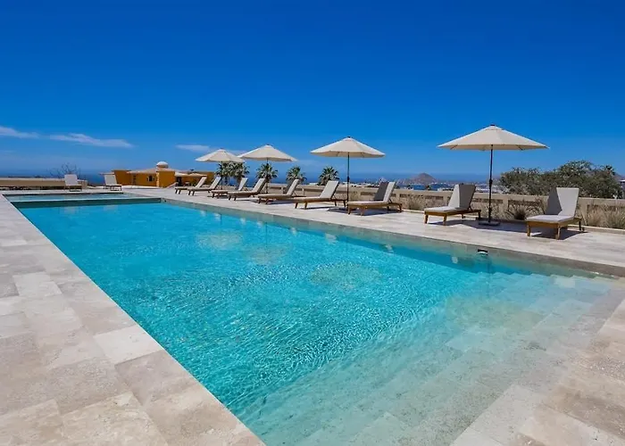 Charming Coastal Resort With Ocean Views, Pool, Gym And Shared Amenities