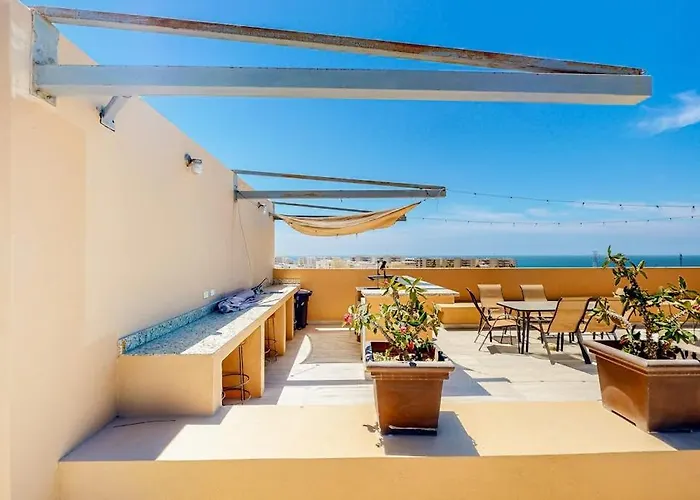 Luxurious Mountain-View Apartment Close To The Sea With Rooftop Sunset Views