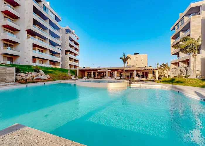 Stunning 2 BR - Pool - Awesome amenities