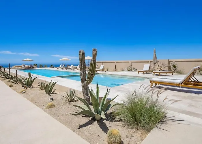 Charming Coastal Resort With Ocean Views, Pool, Gym And Shared Amenities