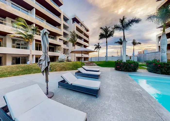 Stunning 3 Bedroom - Pool - Awesome Amenities