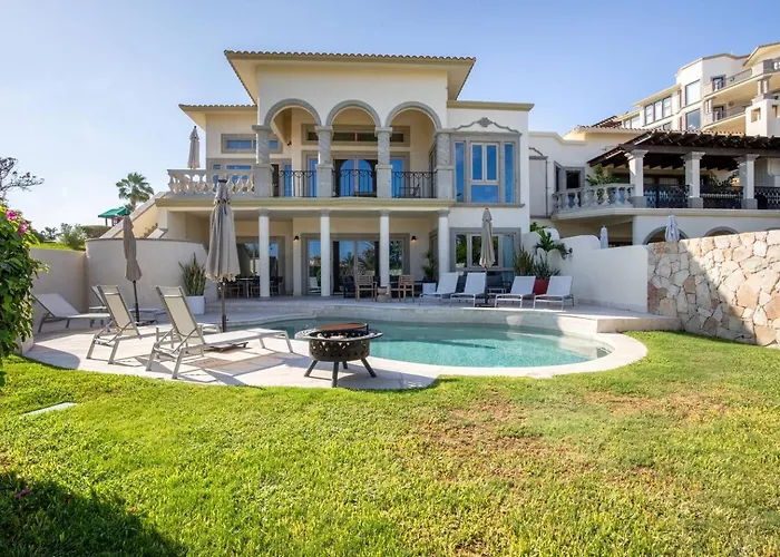 Luxury Villa Retreat, Pool And Close To The Beach
