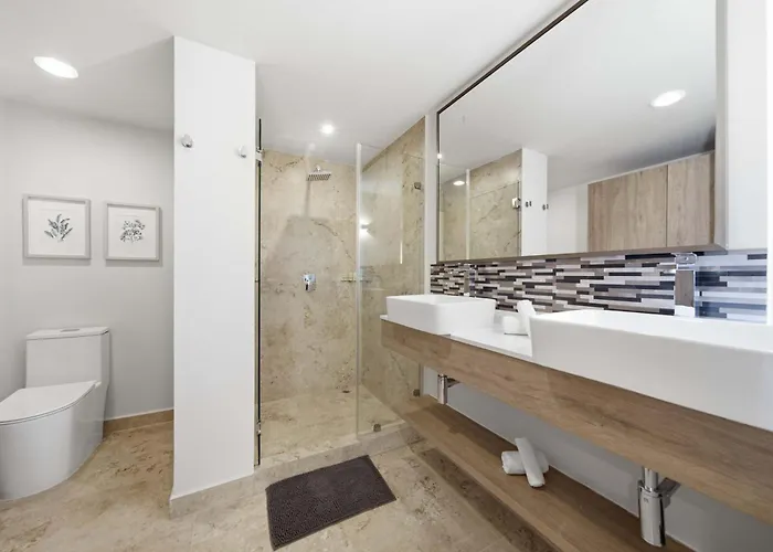 Brand New Pet-Friendly Condo - Private Pool