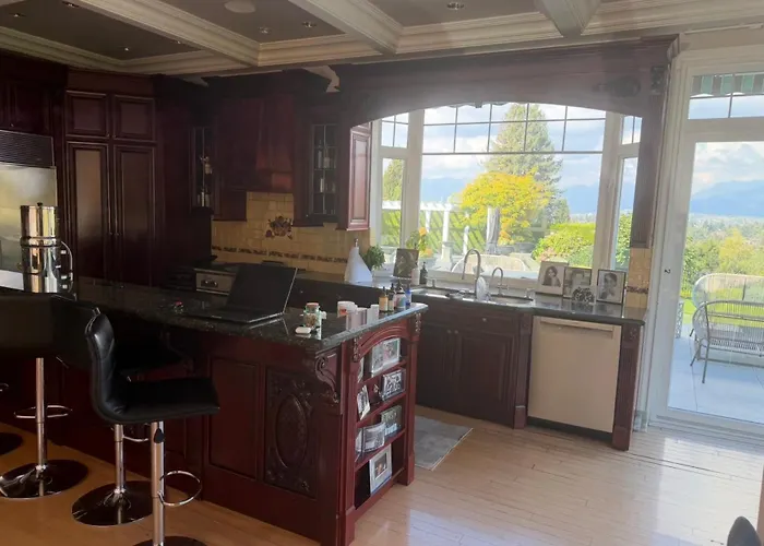 Luxury 4Br Waterfront Condo - Arch Views