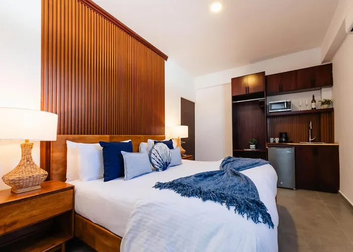 Modern Cabo Suite • Walk Everywhere