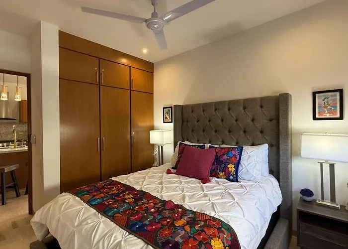 2 Condos 6 Bedroom With Pool, Rooftop Jacuzzi And View